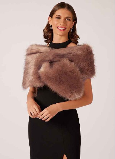 Juecet Sincerity Faux Fur Wrap