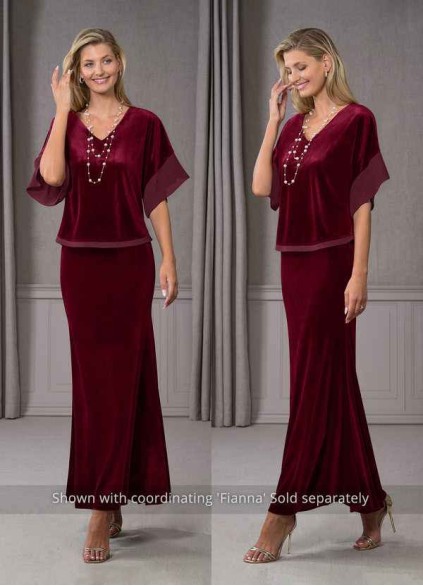 Juecet Zana Velvet Skirt
( Final Sale ) Juecet Zana Velvet Skirt
( Final Sale )